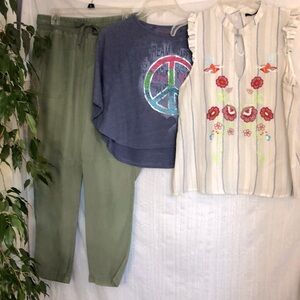 MUDD & LIPSLIDE sz M boho & batwing PEACE logo & MAURICES sz 10 olive cargo pant
